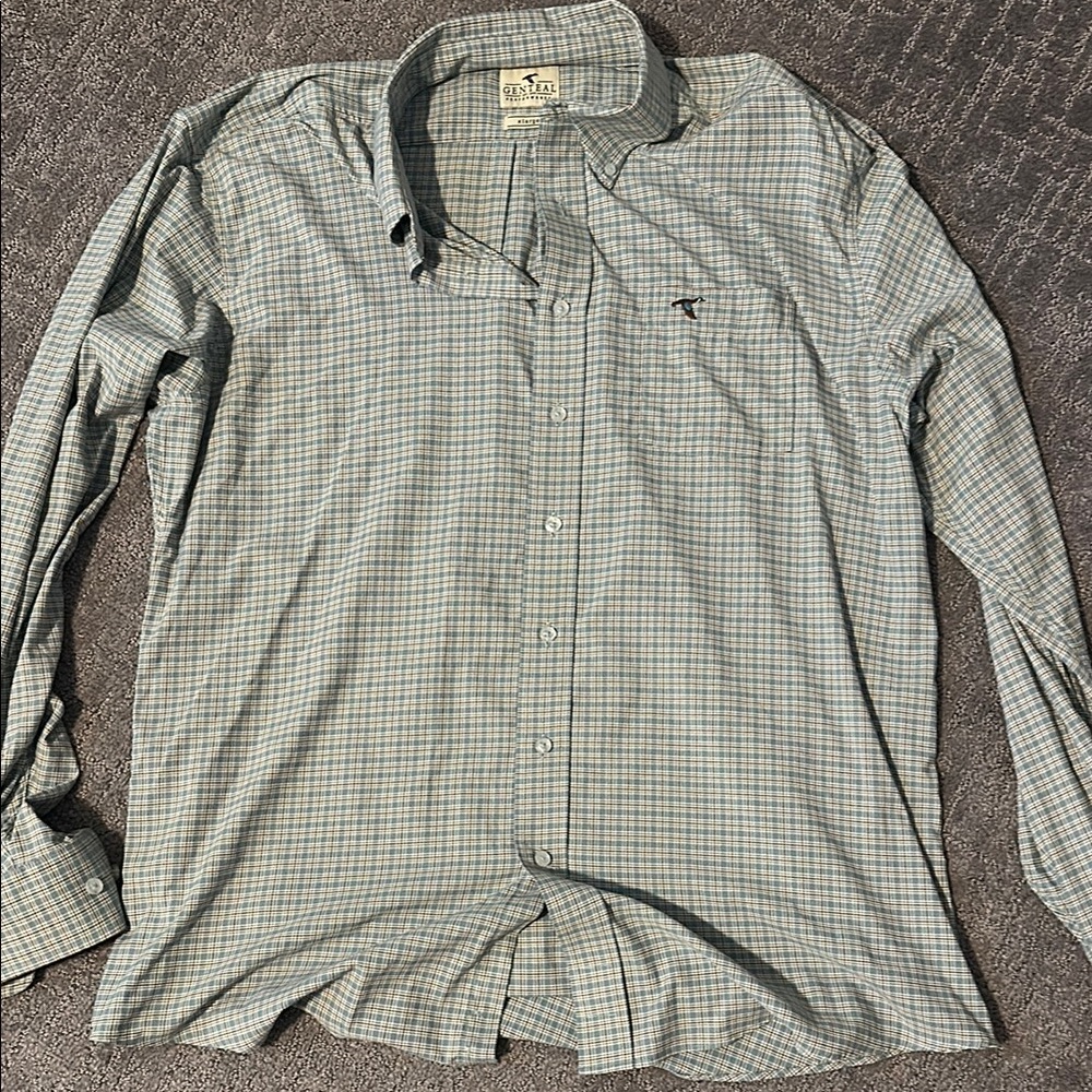 Green Casual Button Down Shirt with Soft Lightweight Fabric